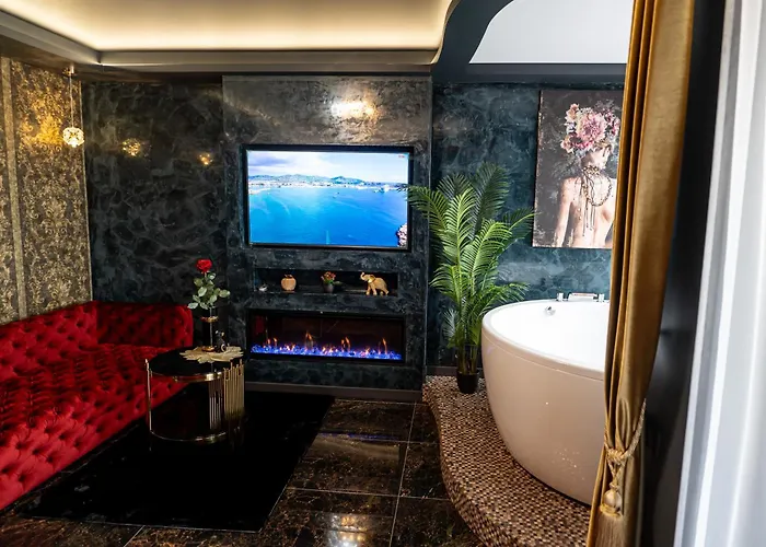 Amj Royal - 115 - Black Rubby *